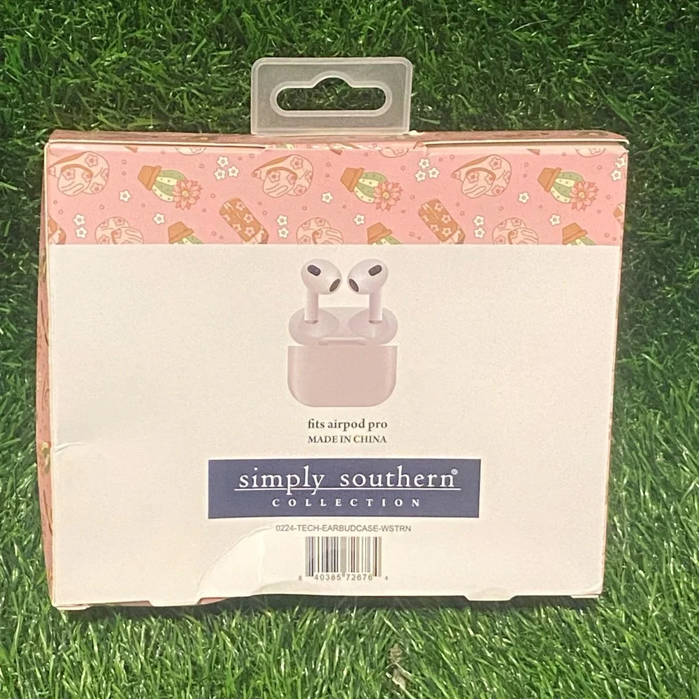 New in box Simply Southern apple AirPod Pro case in western cowgirl/cowboy print